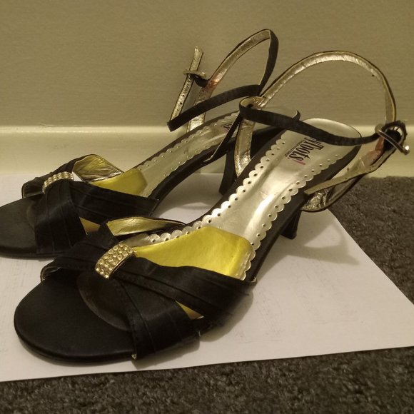 Low Heel Black Dress Sandals - Picture 6 of 6